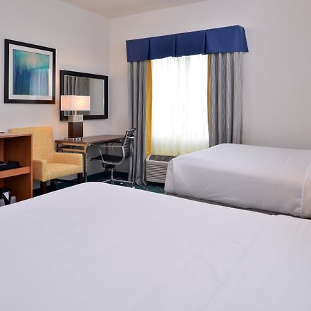 Holiday Inn Express And Suites West Ocean City By Ihg Экстерьер фото